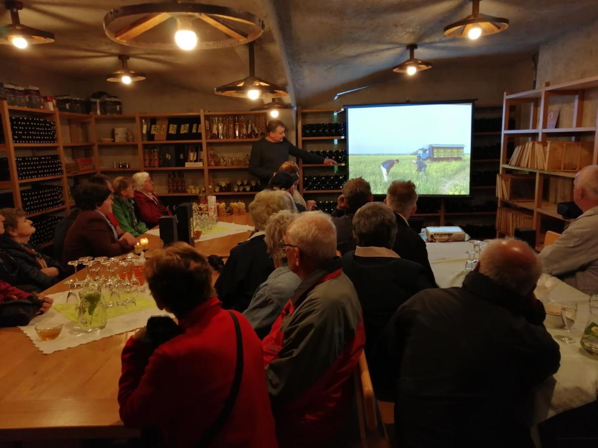 Beekeeping Kojek Apartamento Ribnica Exterior foto