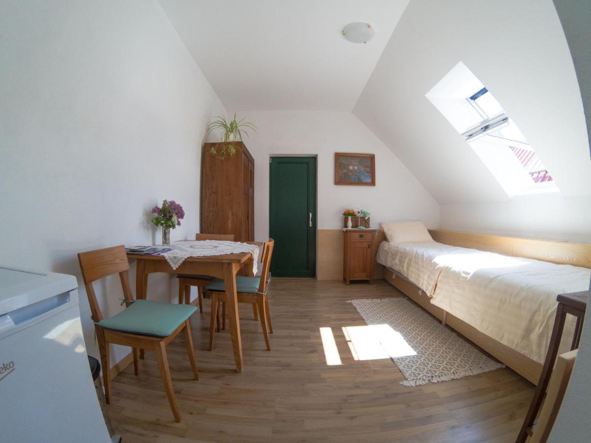 Beekeeping Kojek Apartamento Ribnica Exterior foto